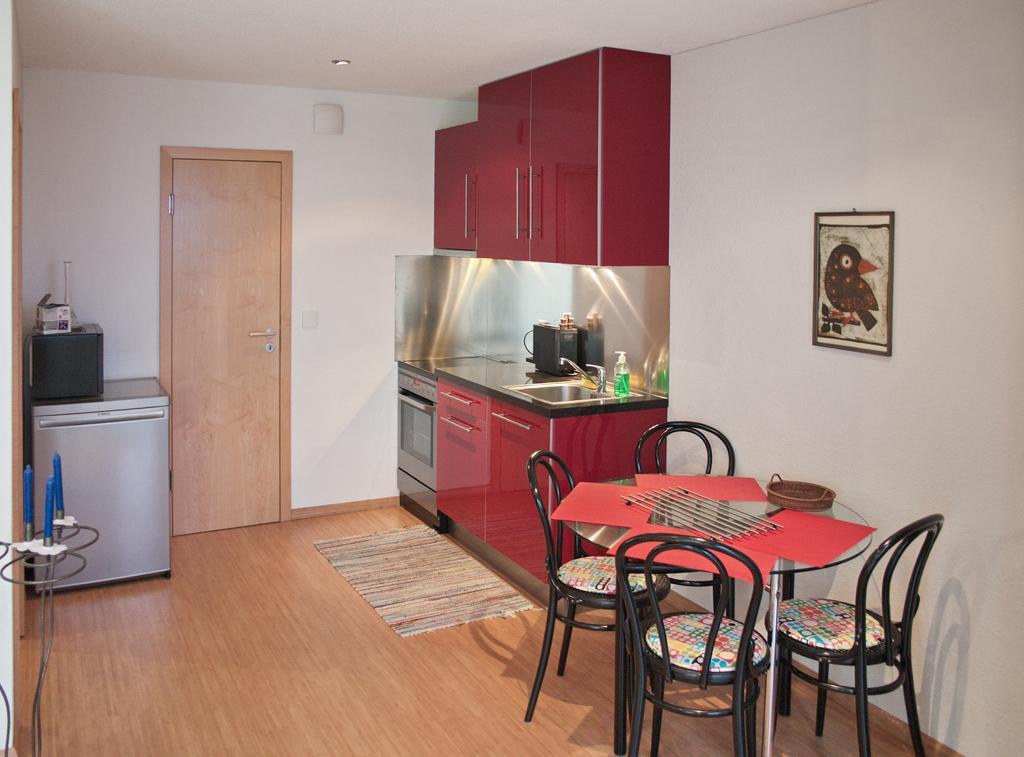 Chez Pio Apartment Муртен Стая снимка